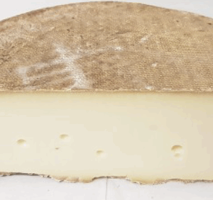 Raclette affinée à la liqueur de noix